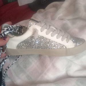 Brand new size 6, Shu shop sneakers Sold